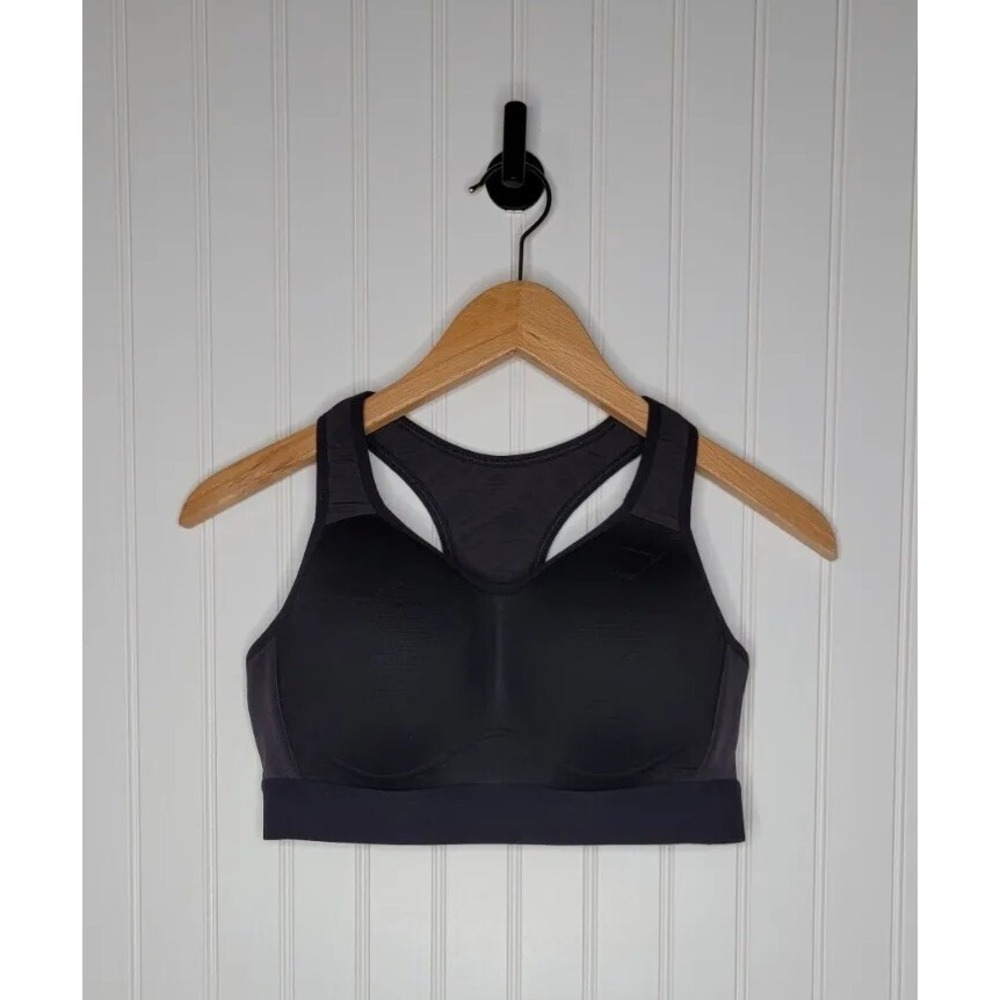 Gymshark Sports Bra Women's Size Medium Black Molded cups